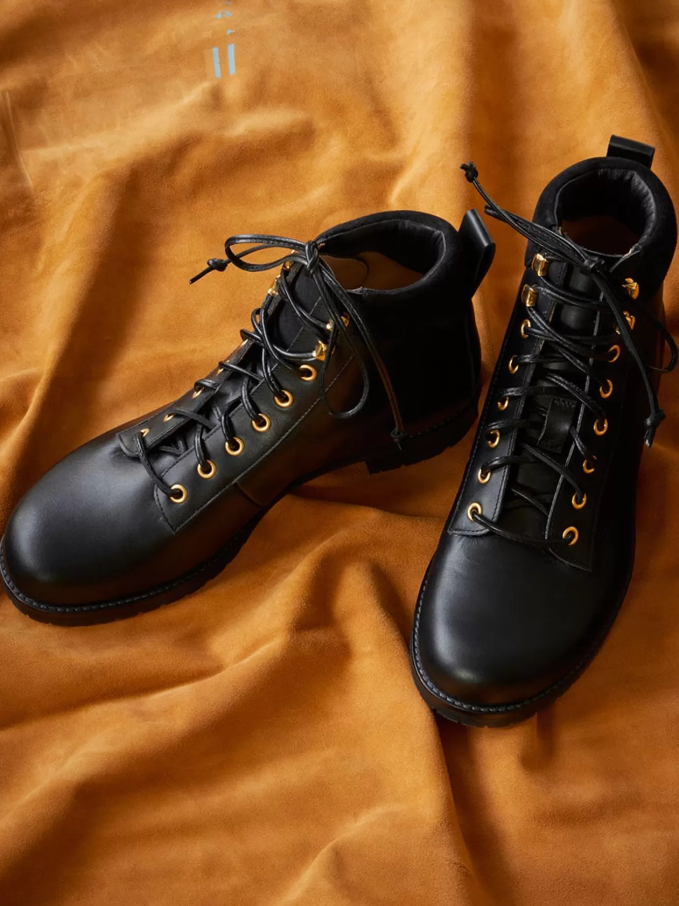 Ines De La Fressange Paris Bottes de montagne noires en cuir