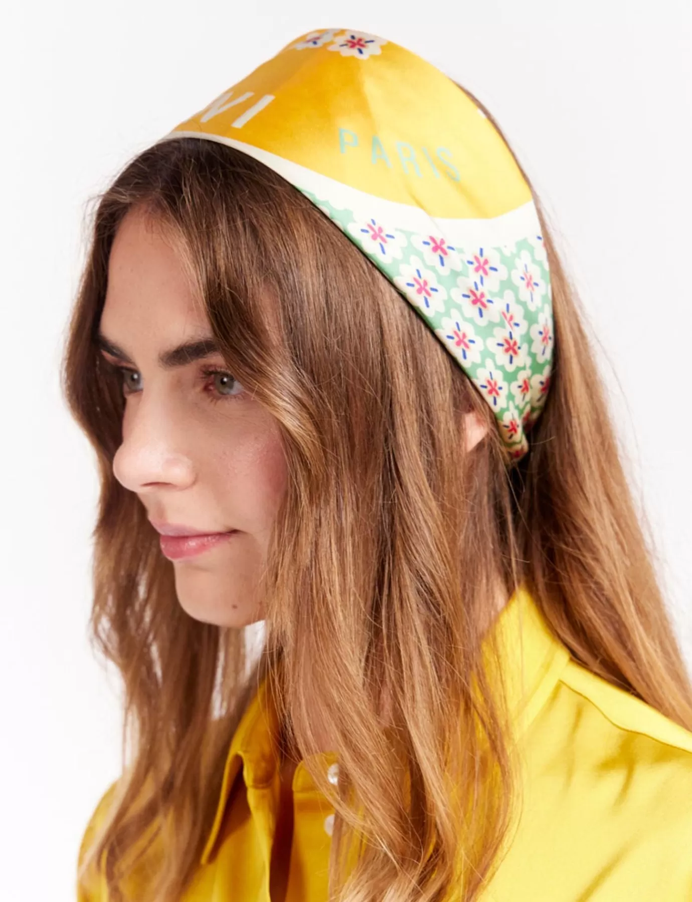 Ines De La Fressange Paris Foulard Lewis soie imprimé jaune à fleurs