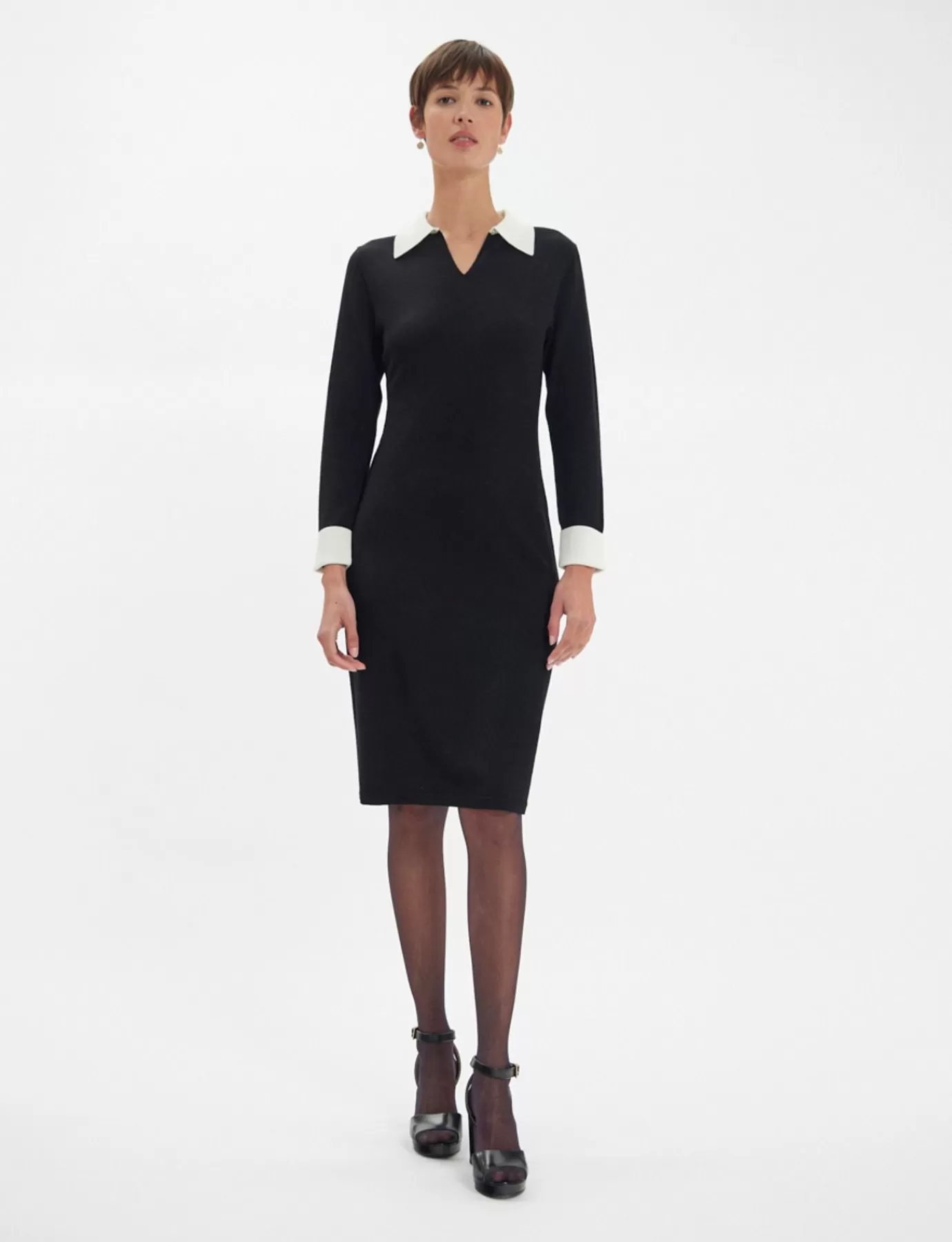 Ines De La Fressange Paris Robe Gabby en laine mérinos noire, poignets blancs