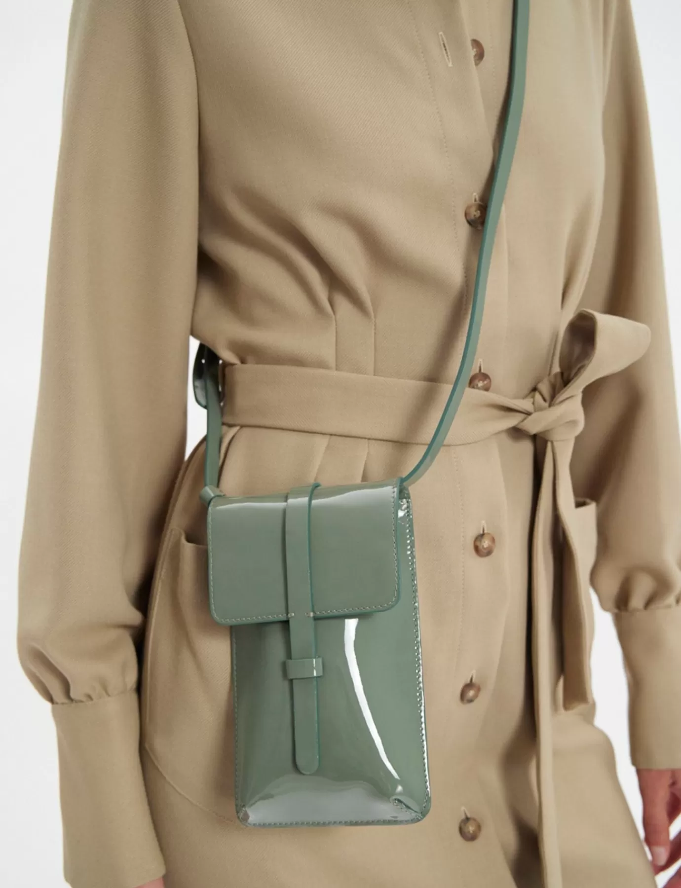 Femme Ines De La Fressange Paris Smartphone Bag Léonore cuir glacé vert